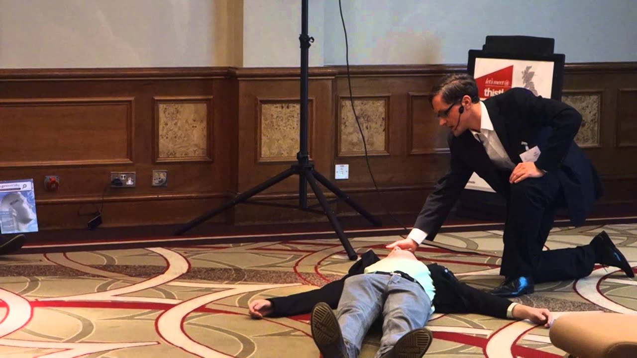 Rapid Induction Hypnosis:How to hypnotize almost anyone in the blink of an eye. (Olf Stoiber)