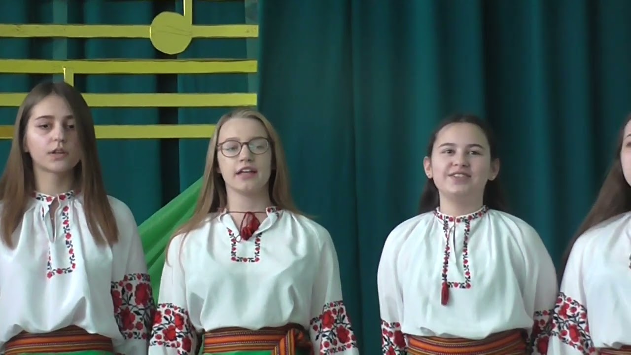 Стоїть гора високая