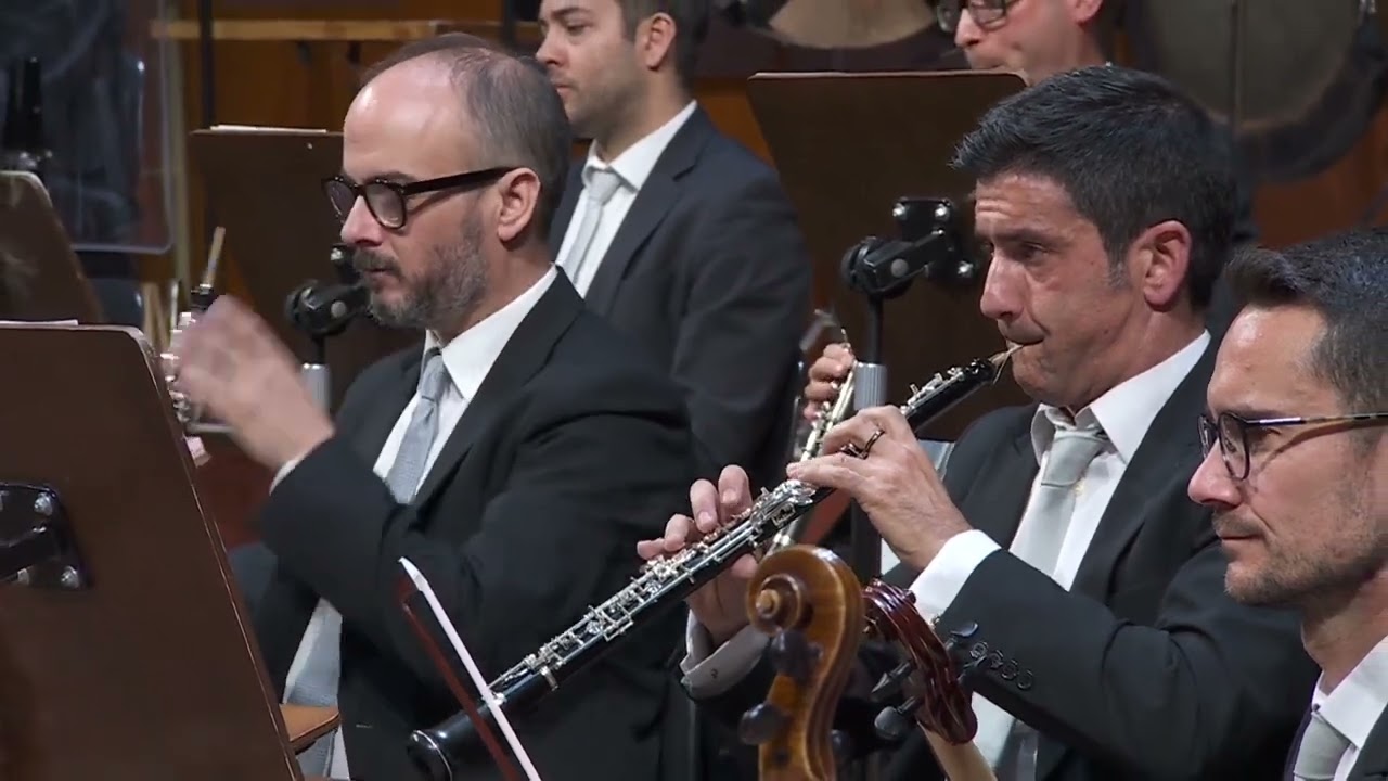 Clarinet solos. Dvorak cello concerto  in B minor . RTVE Orchestra.