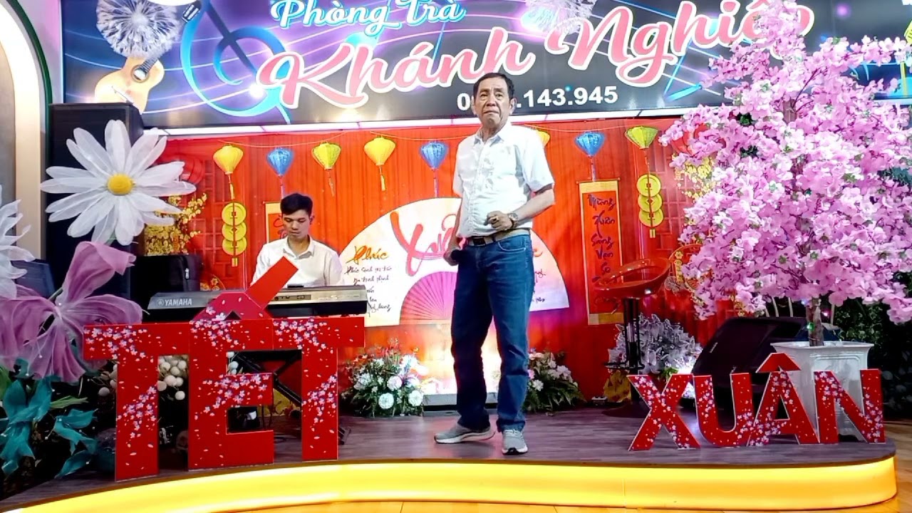 Ca khúc.Một mình.Tg.Lam phương.do(Trung Hồ) thực hiện tại phòng trà khánh nghiệp qui nhơn bình định 