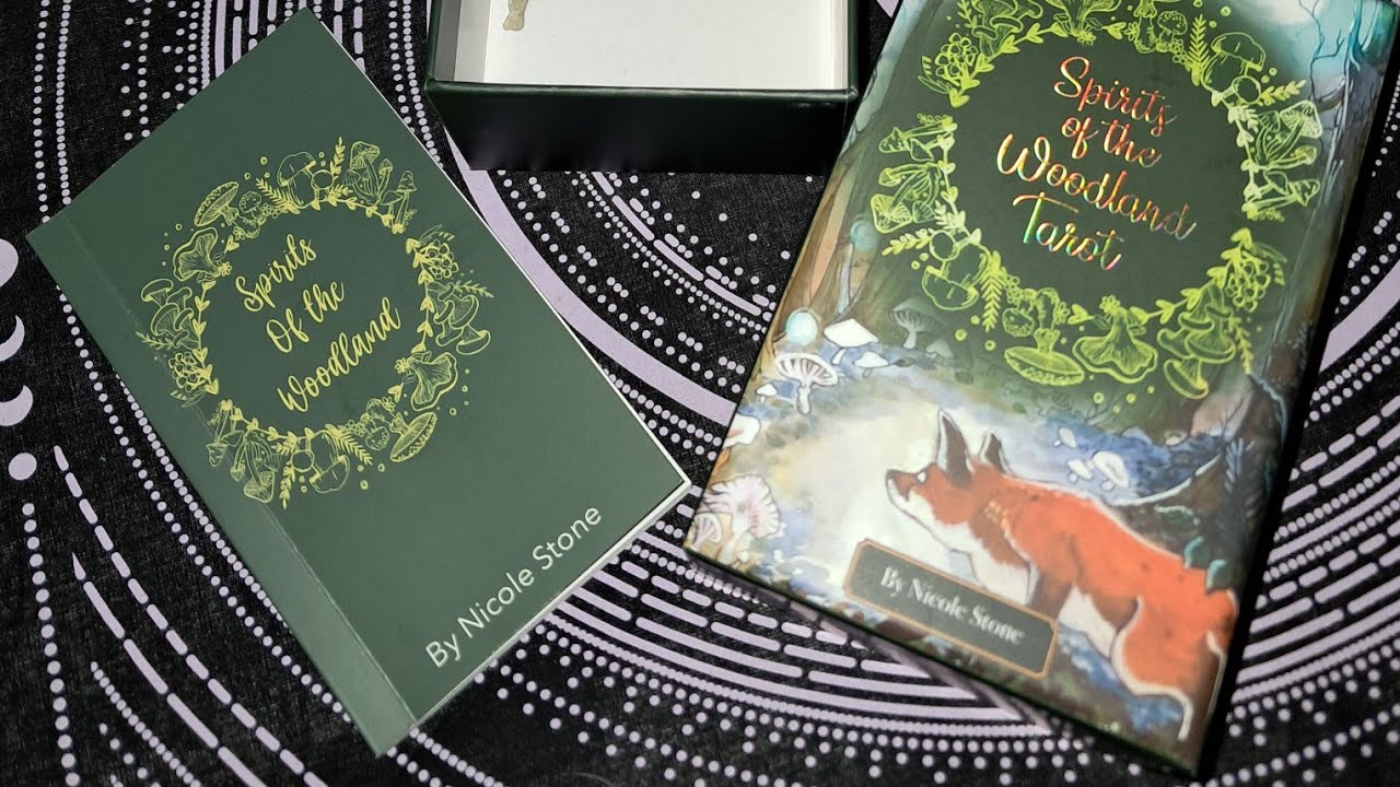 Spirit of the  woodland tarot  // Flip Throuth #tarotflipthrouth #tarotcollection 