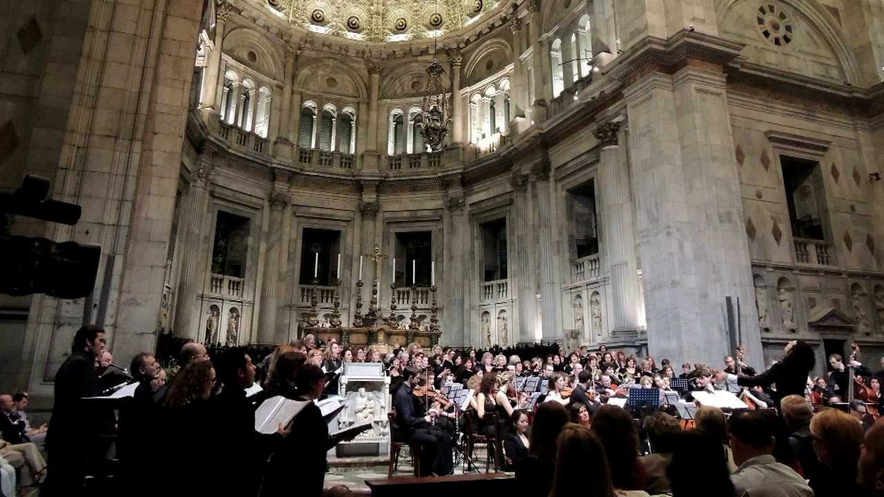 W. A. Mozart - Requiem (Orchestra Antonio Vivaldi, Ensemble Policorale Caecilia, L. Passerini)