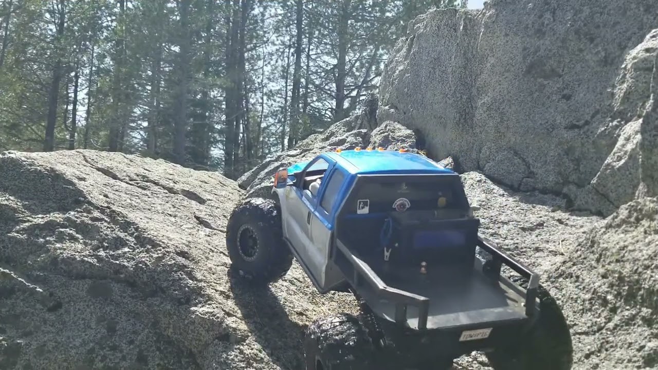 Axial SCX6 Superduty and buggy run! Enjoy