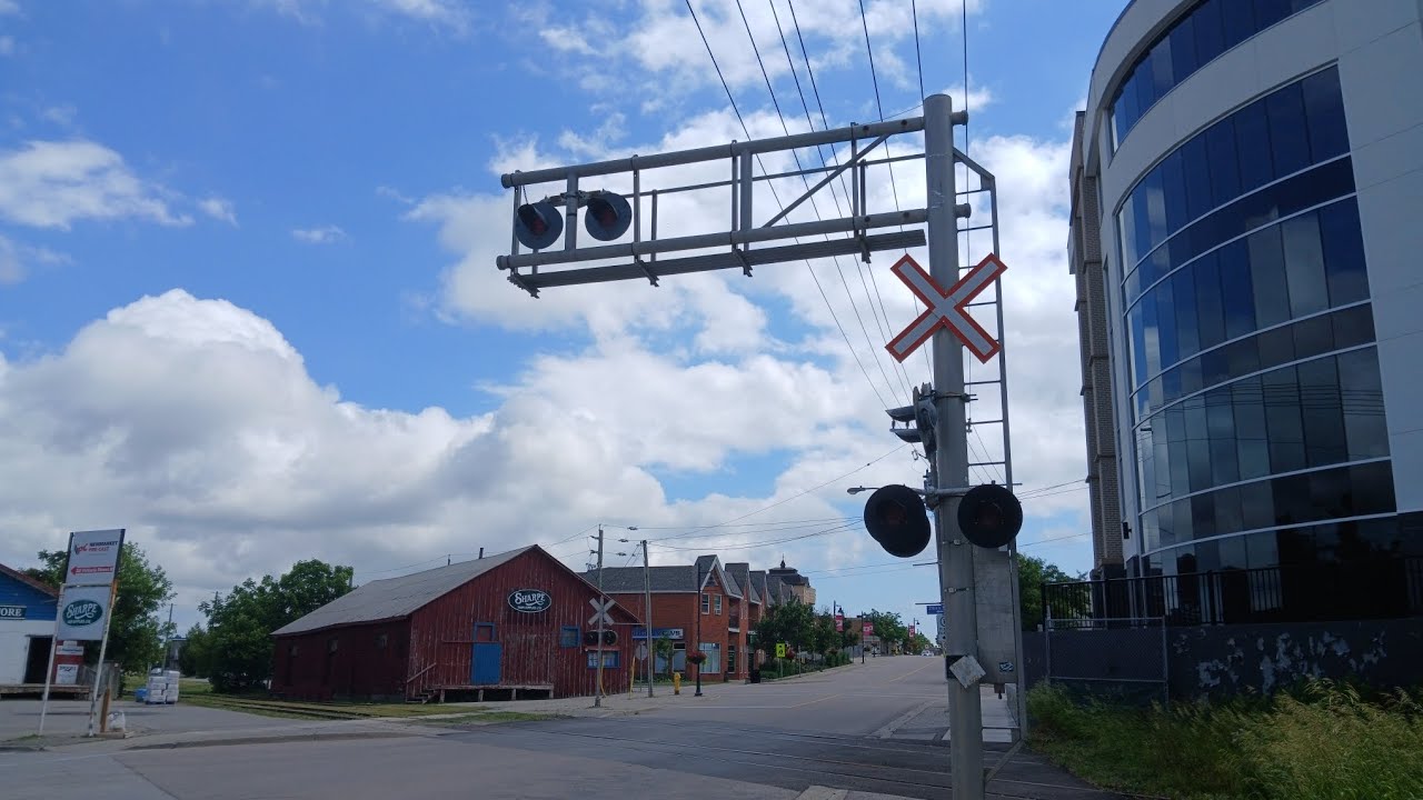 Abandoned YDHR crossing in Uxbridge ON