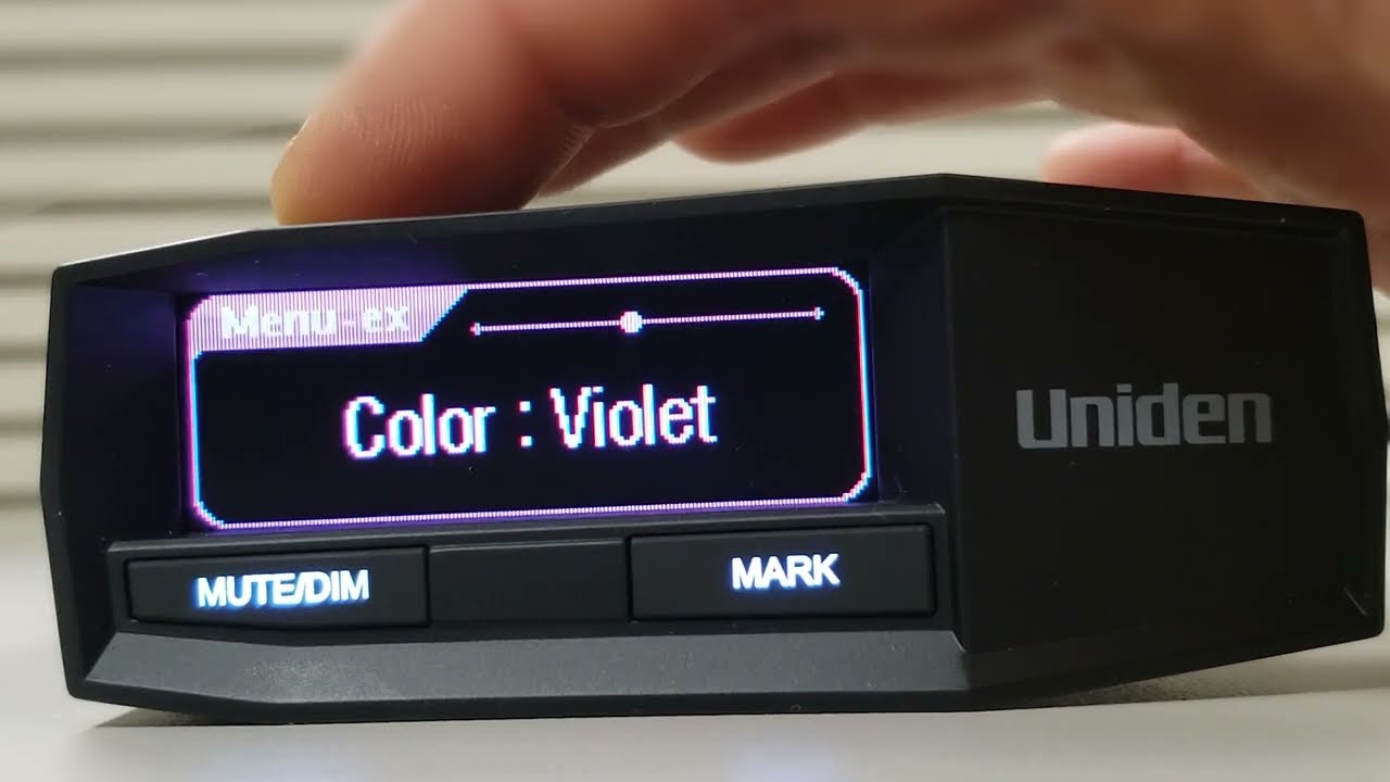 Uniden R8 Customizable Color Display