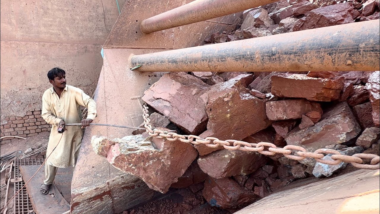 Extreme Hopper Jam! Massive Rocks Removed & Crushed by Hammer | Rock Crushing 126