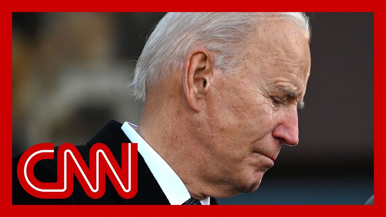 Poll shows Biden&rsquo;s approval at new low