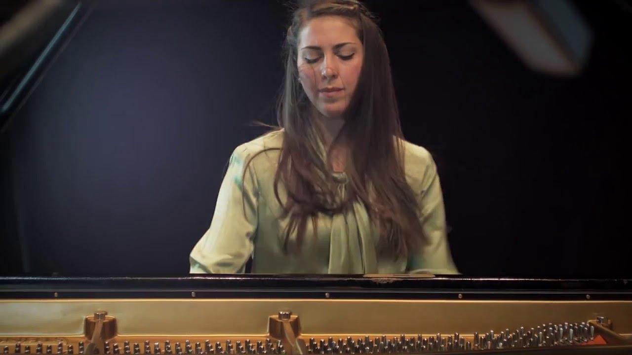 Agapi plays Danzas Argentinas by A. Ginastera Op.2 - Nr.3 / feat. dance!