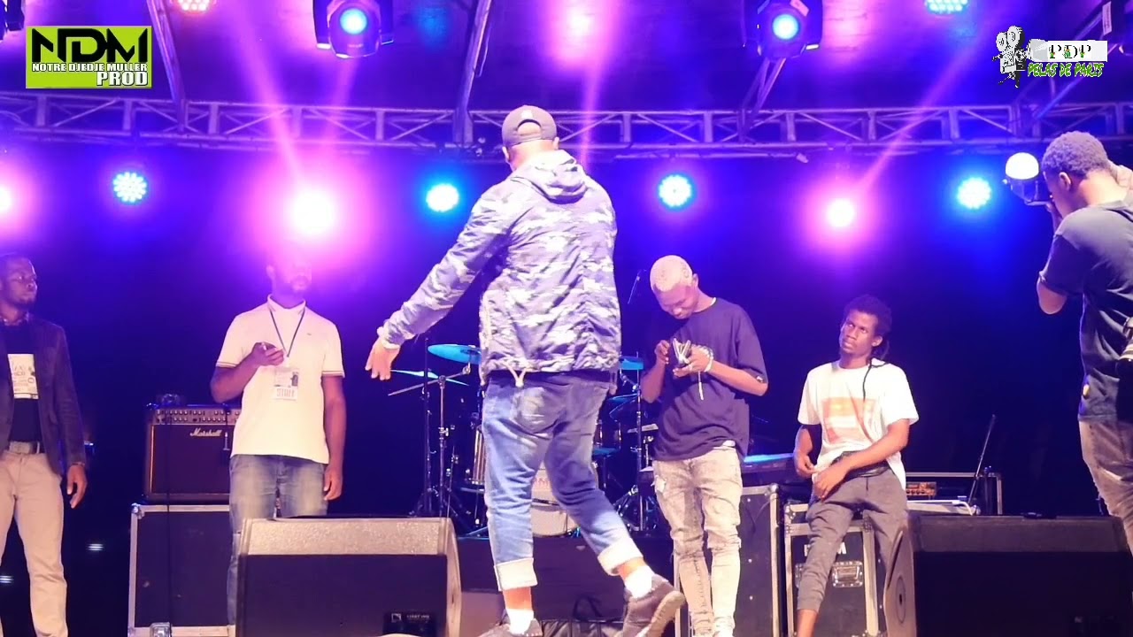 koun faya koun le meilleur boucanier sur concert d'Ariel sheney a port Bouet.