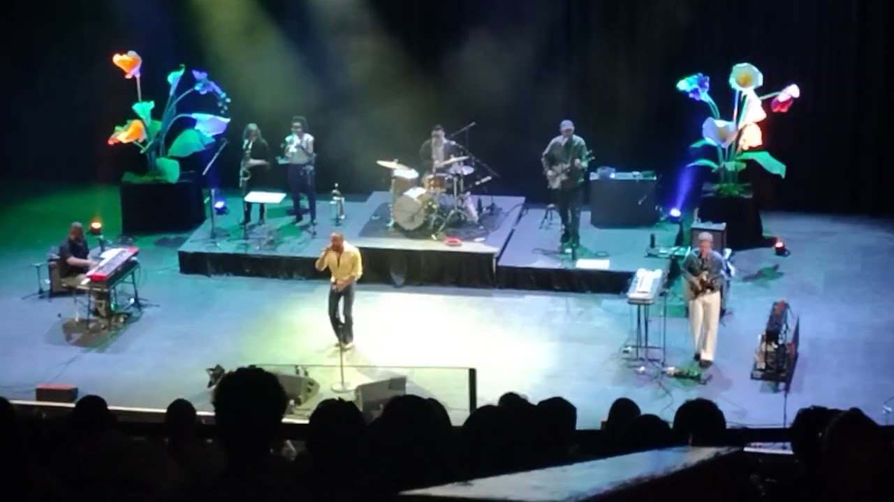 I Really Wanna Be With You - Durand Jones and the Indications Aztec Theatre SATX, 9/15/2025 - gmh