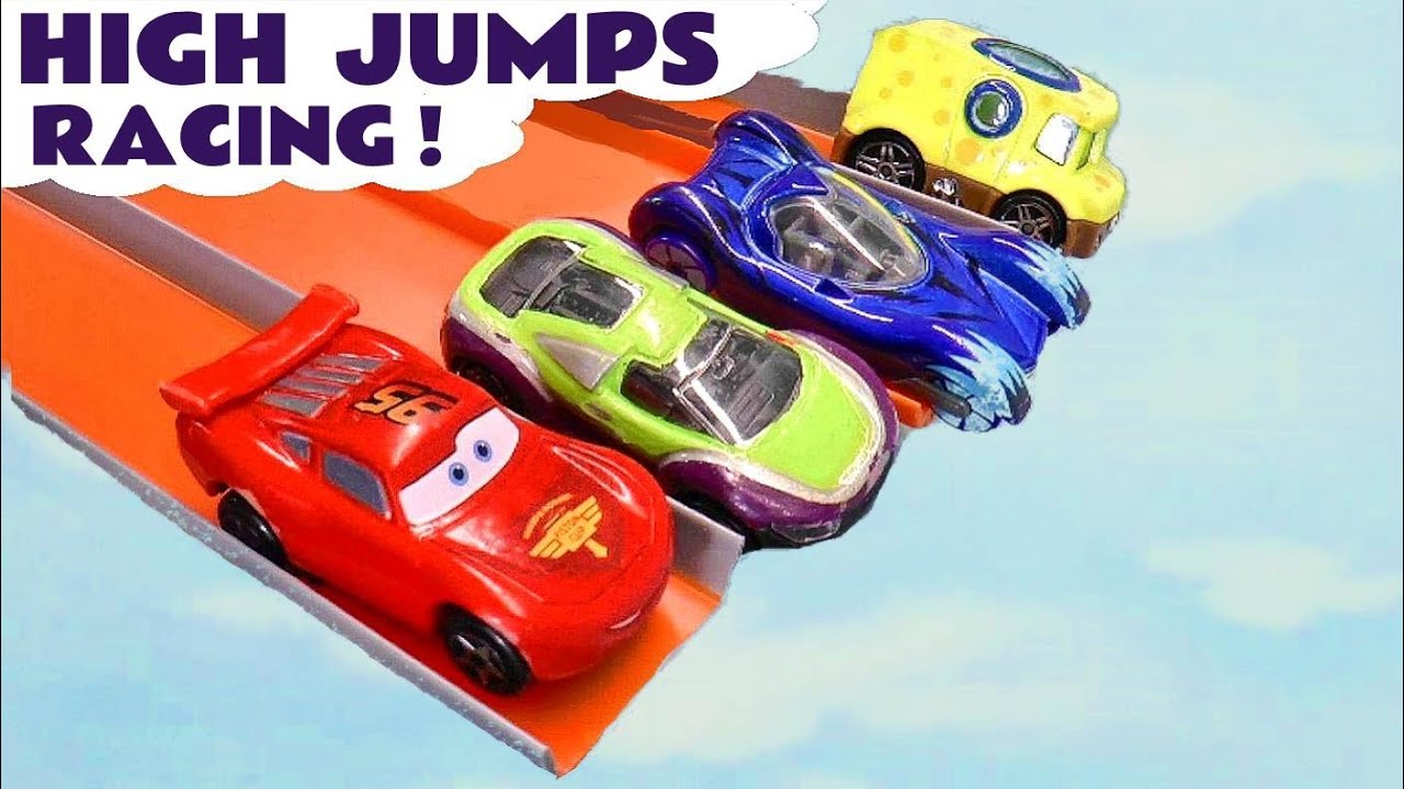 Cars McQueen Jump Challenges with Toy Cars