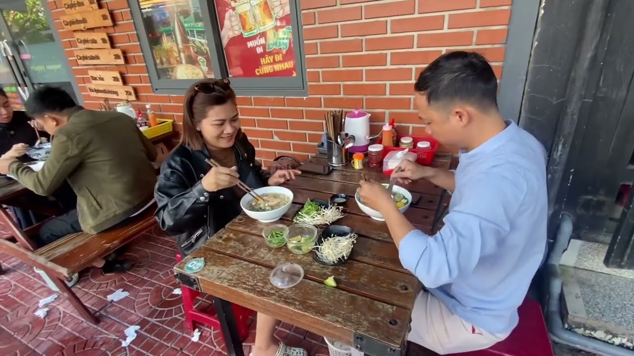 Khám phá Đinh Gia Phở chuyên Gà ngon hấp dẫn 27 Võ Thị Yến 