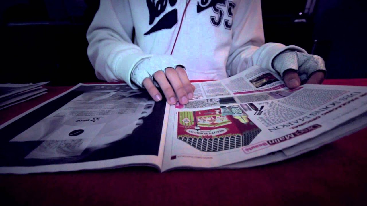 [ASMR] Page Turning & Scissors Cutting ✂️(Crinkly Newspapers) - NO TALKING