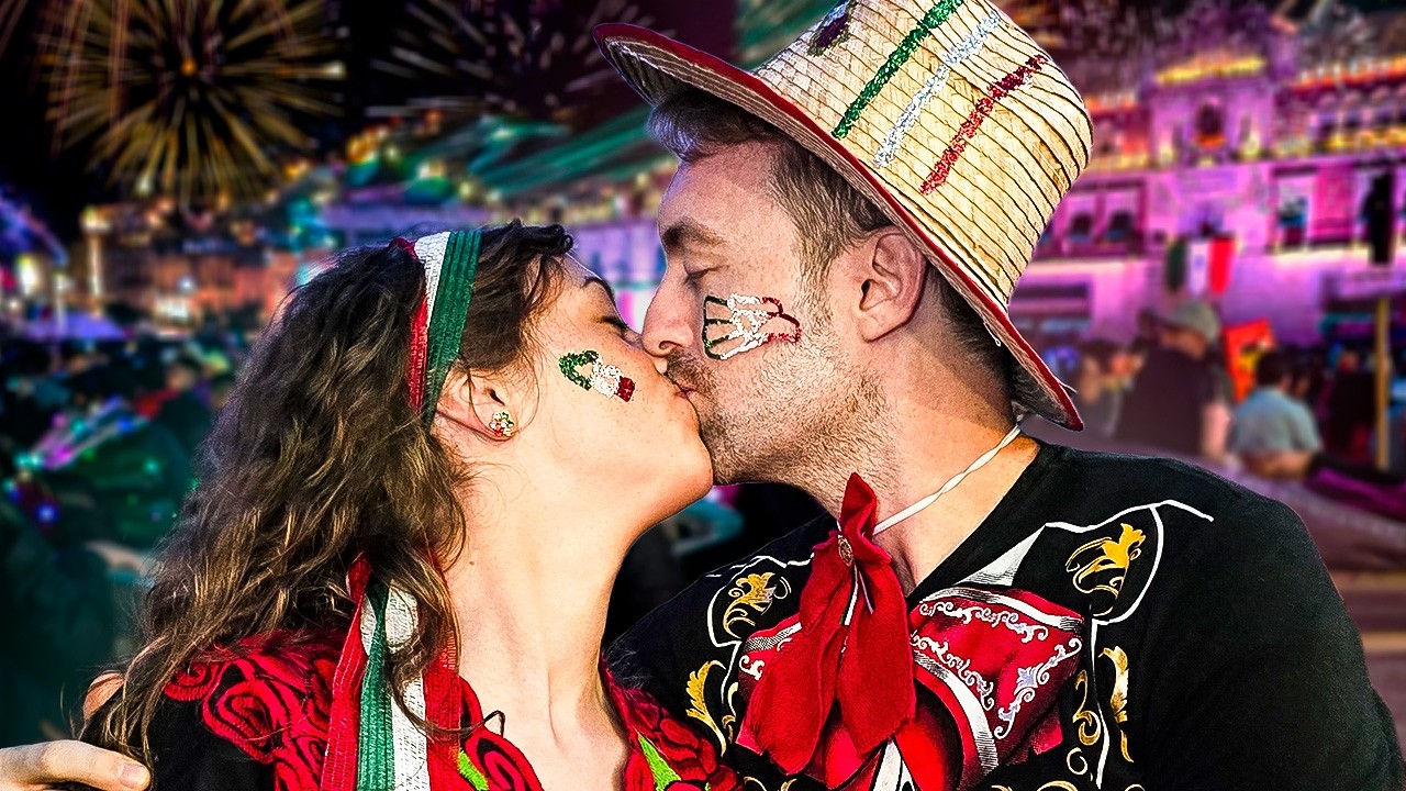 GRINGO LLORA en el PRIMER GRITO de INDEPENDENCIA de su NOVIA 😭 🇲🇽 ZOCALO