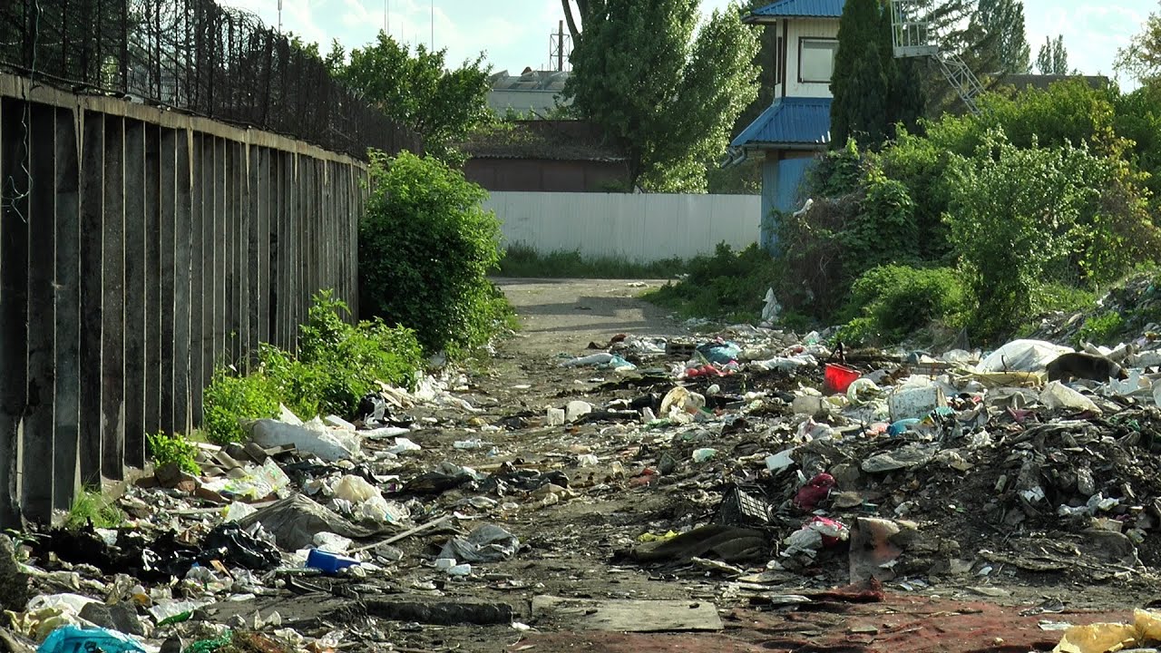 Один з найстаріших мікрорайонів Ужгорода чекає на ремонт доріг