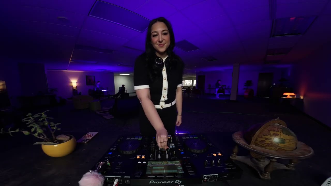 SELYNA ALVAREZ // BASS, UKG, & DUBSTEP // S3SSIONS