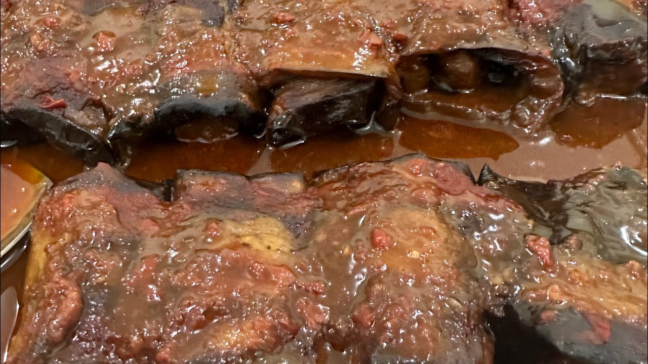 رولات الباذنجان بلحم بالهمبرجر أو اللحم المفروم بصلصه التمر الهندي والطماطم