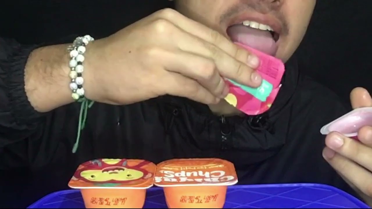 ASMR LAMIENDO ALPINITO DE FRESA & MELOCOTON (Sonidos Comiendo) DIEGO COME