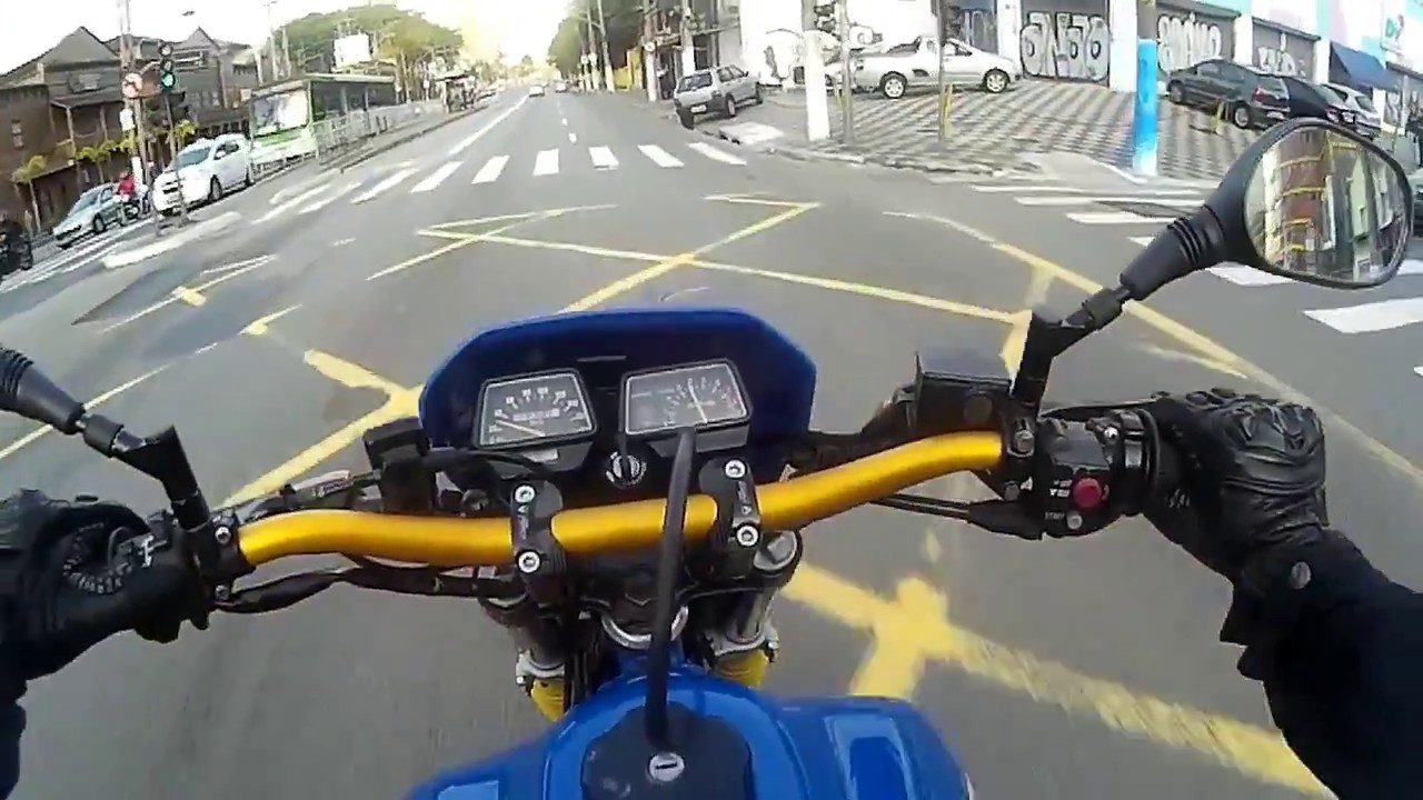 XT 600 z Ténéré na cidade, como se comporta?