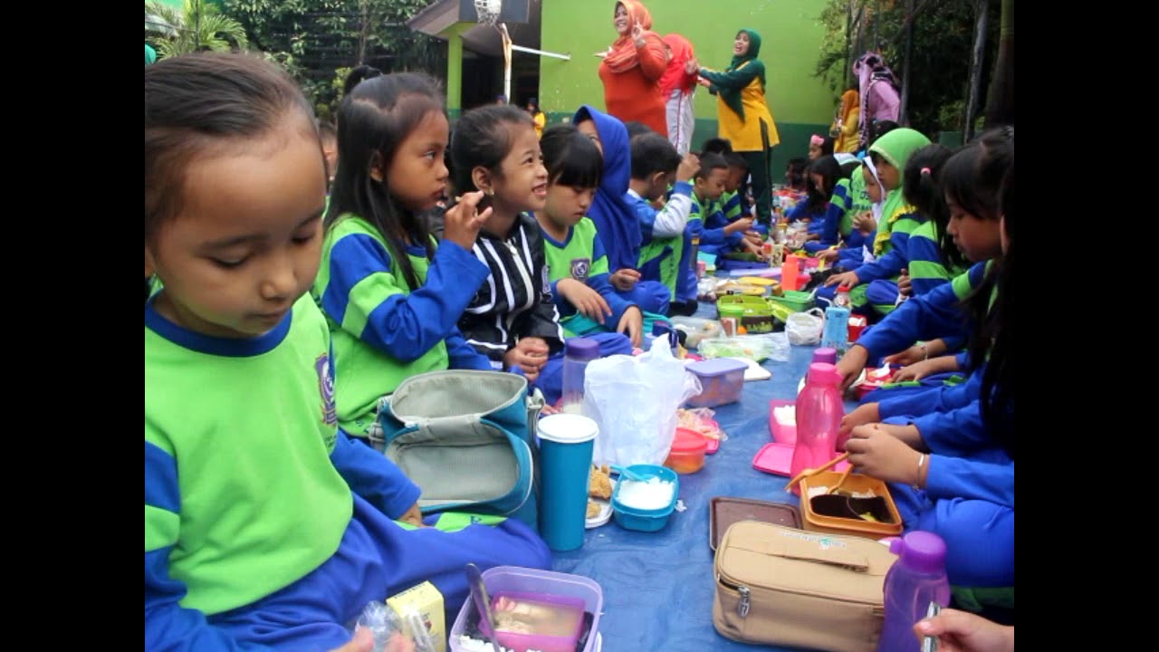 SEKOLAH RAMAH ANAK SDN 093 TUNAS HARAPAN CIJERAH KOTA BANDUNG