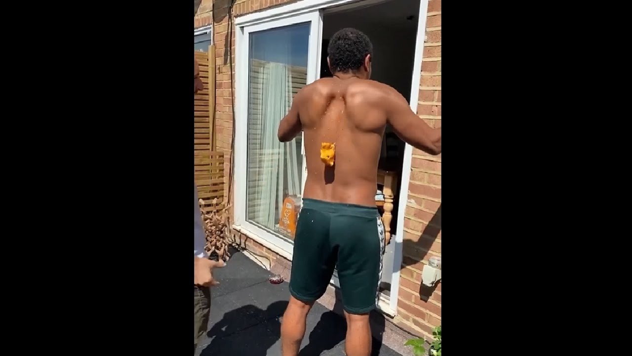 Man Crushed A Fruit Between His Shoulder Blades!