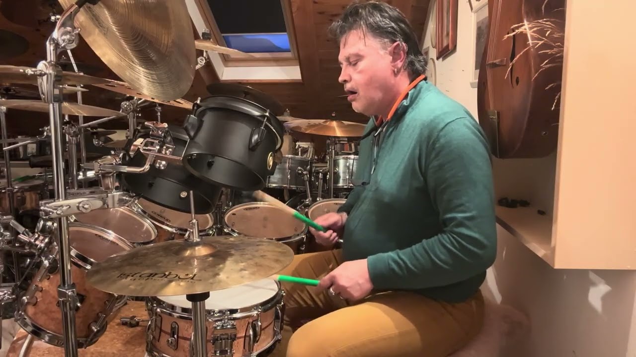 PRODAJEM SONOR DESIGNER BIRDSEYE AMBER FURNIR SA BENNY GREB POTPISANIM DOBOŠEM CIJENA 5000 EURA! 