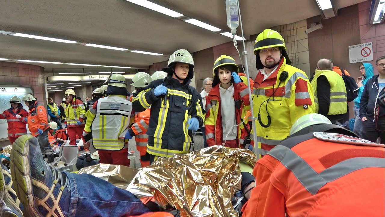 Feuerwehr Bochum / BOGESTRA: Interkommunale MAnV-Großübung 