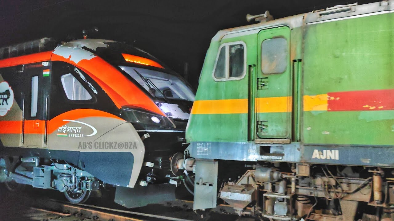 BRAND NEW SLEEPER VANDE BHARAT Rake 🔥 || HOWRAH - KAMAKHYA empty rake towards HOWRAH at VIJAYAWADA