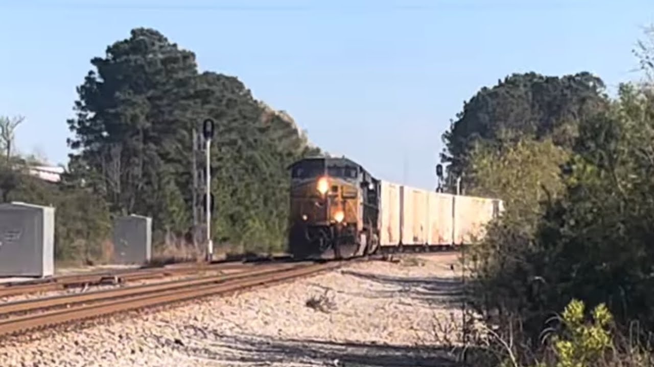 GIANT CSX I032 through Savannah, GA