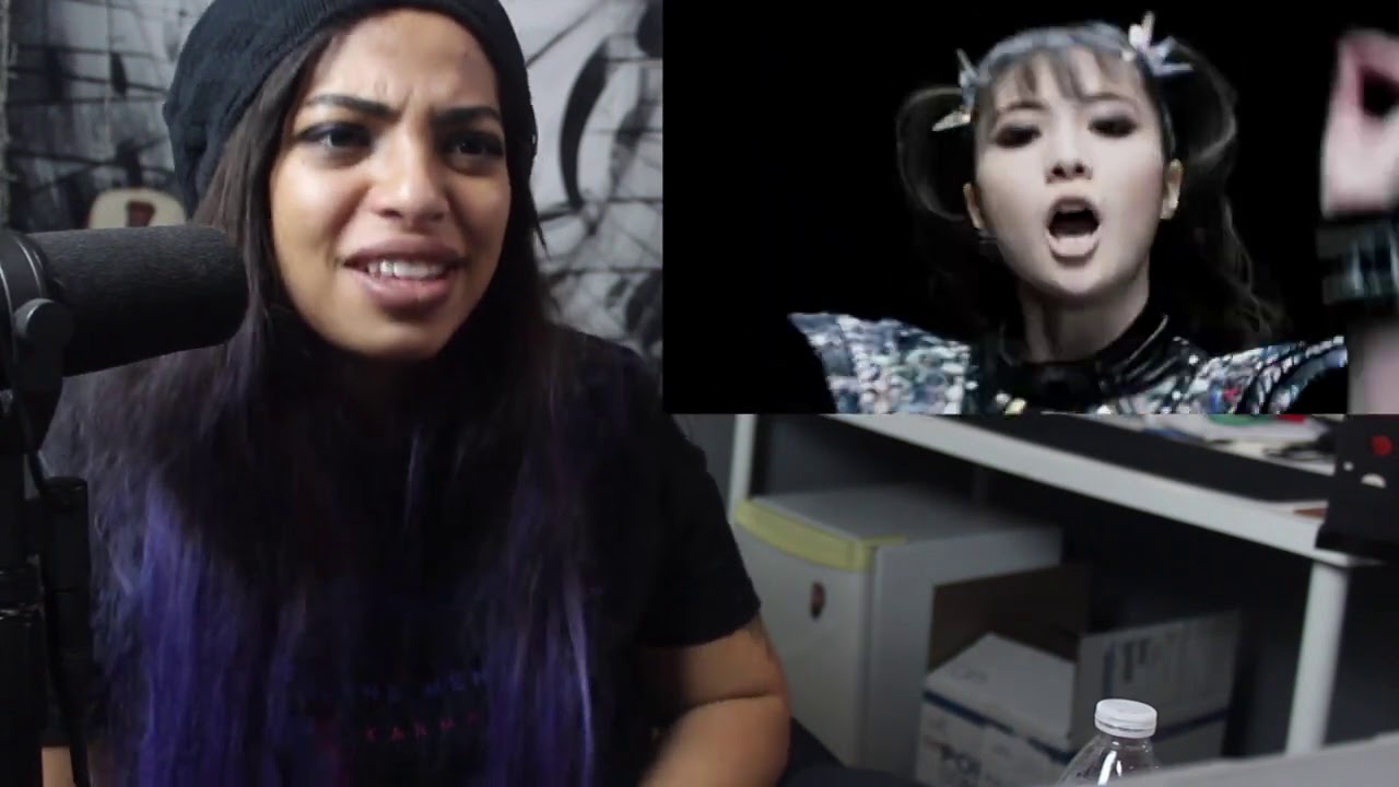 Music Teacher Reacts to BABYMETAL - BxMxC