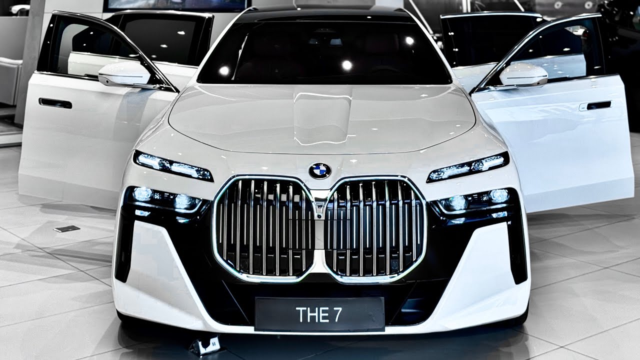 2025 BMW 7 Series M Sport Pro: Alpine White | Ultimate Luxury Sedan