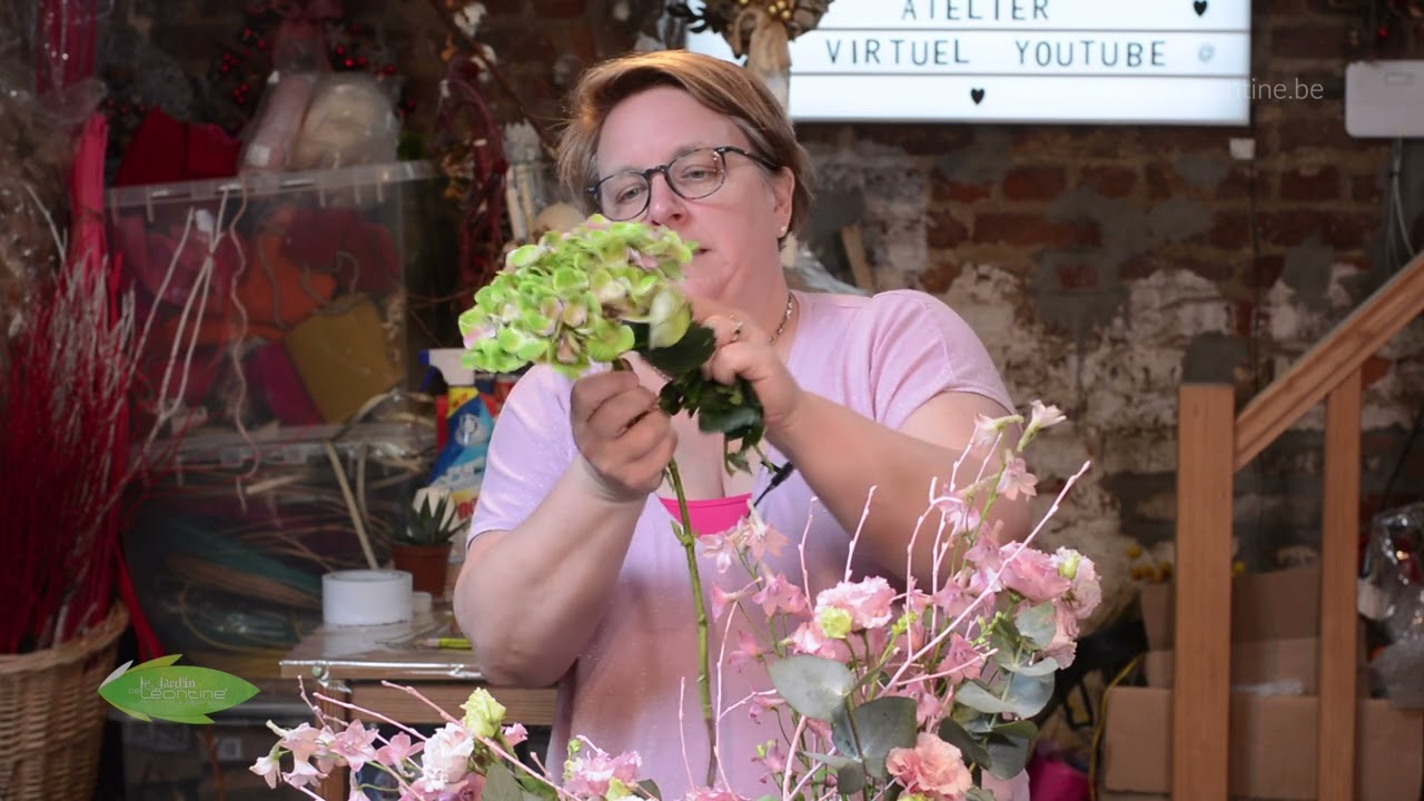 Art Floral Juin 2022 :  un montage florale estival