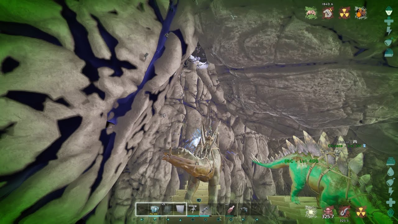 RAIDING A RADIATION CEILING BASE FOR BIG PROFIT | ASA SmallTribes Crossplay PvP |