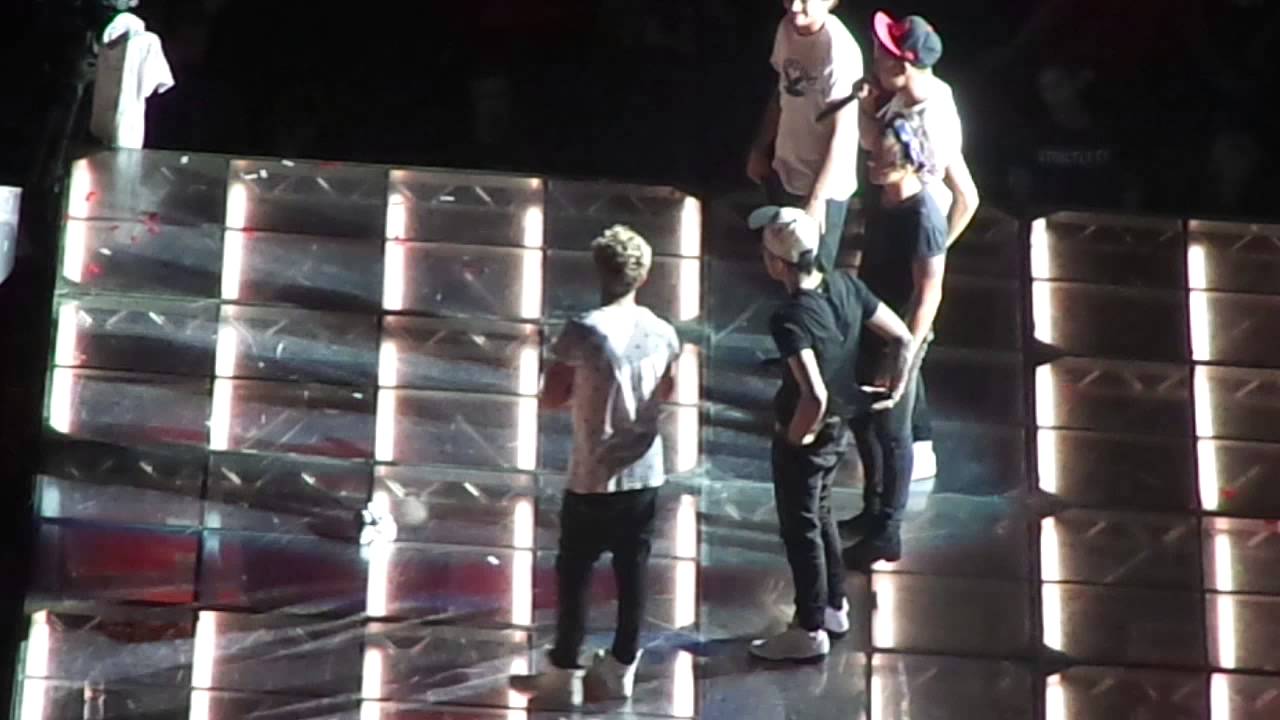 One Direction Twitter Questions 8/9/13 Los Angeles Staples Center