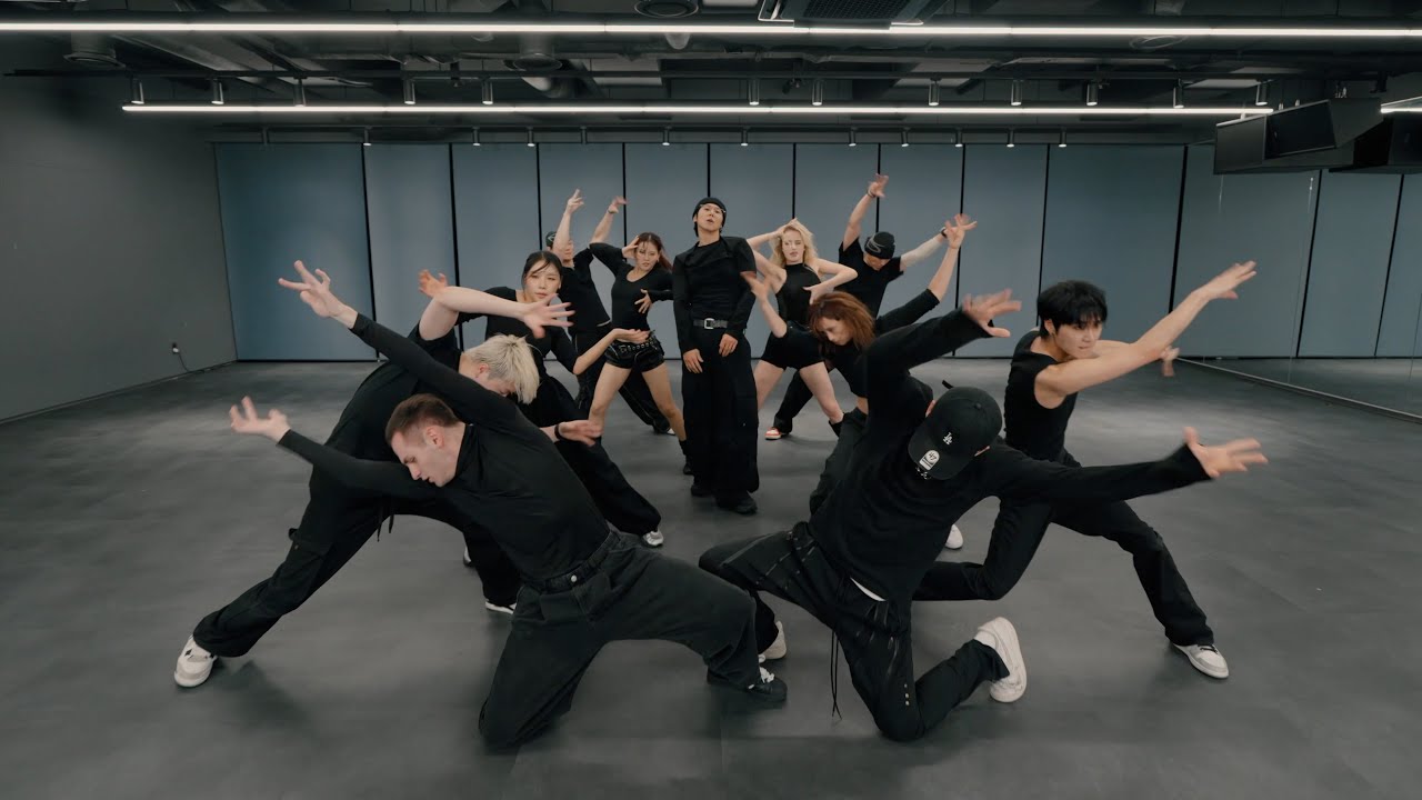 U-KNOW 유노윤호 'Stretch' Dance Practice