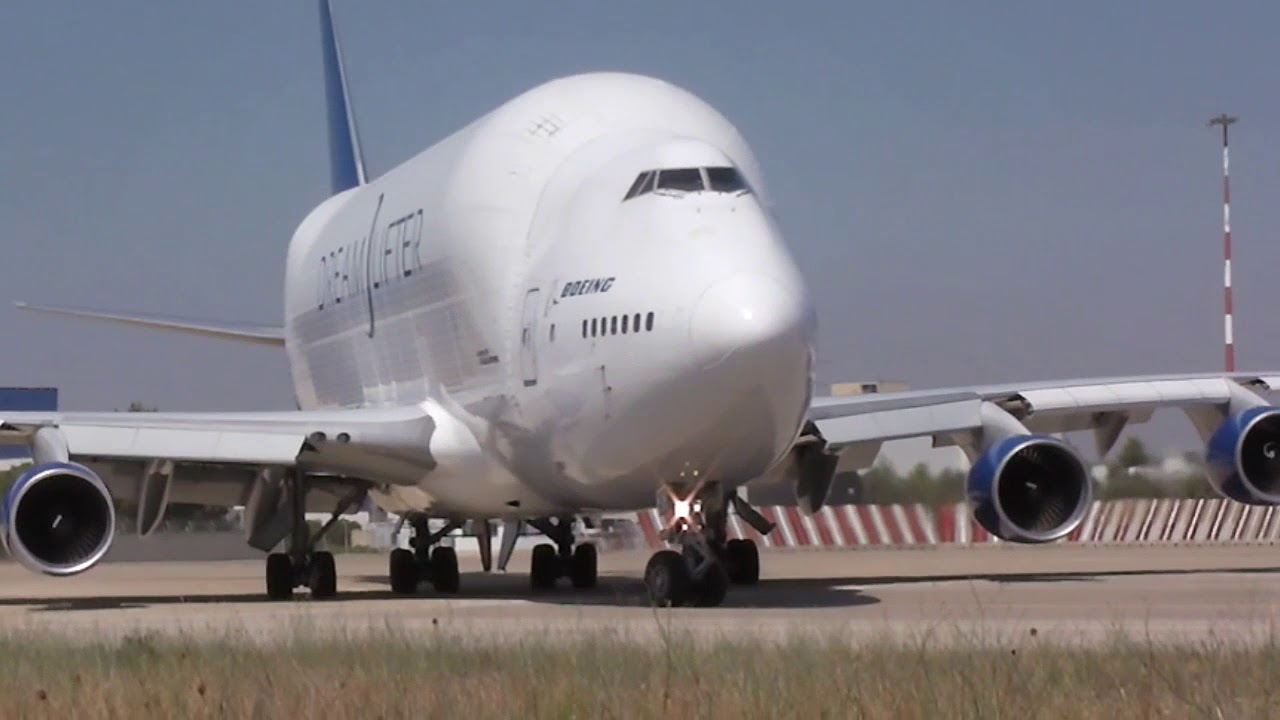 TAKE OFF DREAM LIFTER BOEING 747-409 (LCF) | From Taranto to Charleston
