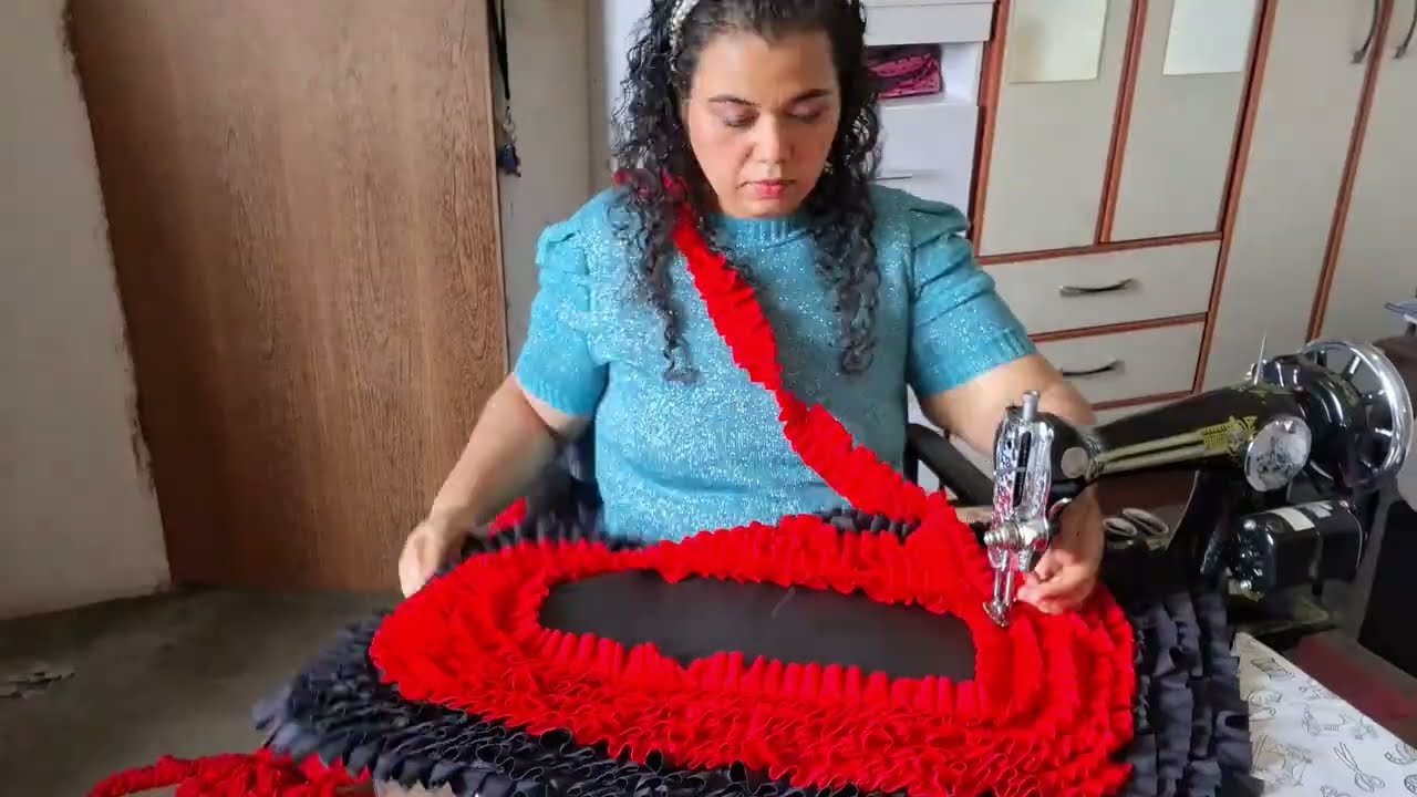TAPETE FRUFRU FEITO NA MÁQUINA DOMÉSTICA