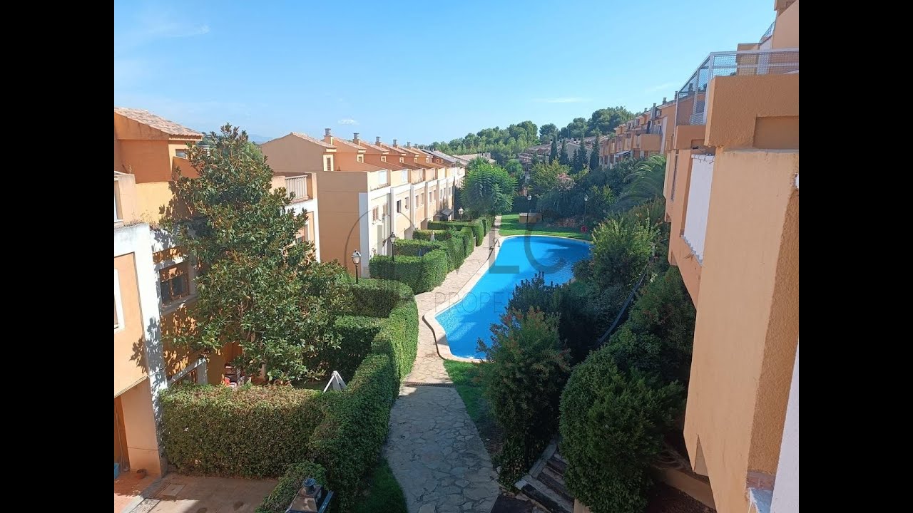 €299,500– Town house in prestigious El Bosque Urbanisation, Valencia