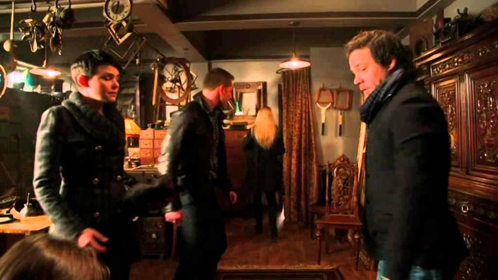 2X16 Snow Rumple "Why do you have this?"