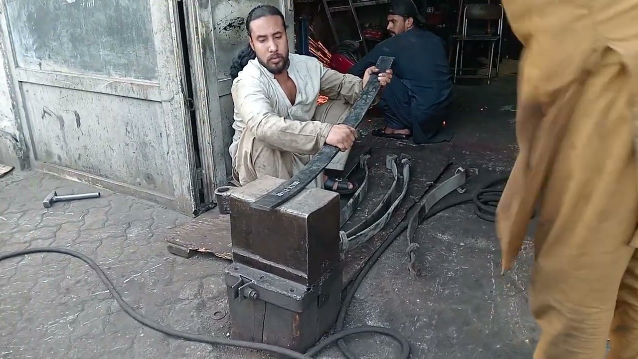تین ٹن والی گاڑی کی کمانی بناتے ہوئے 