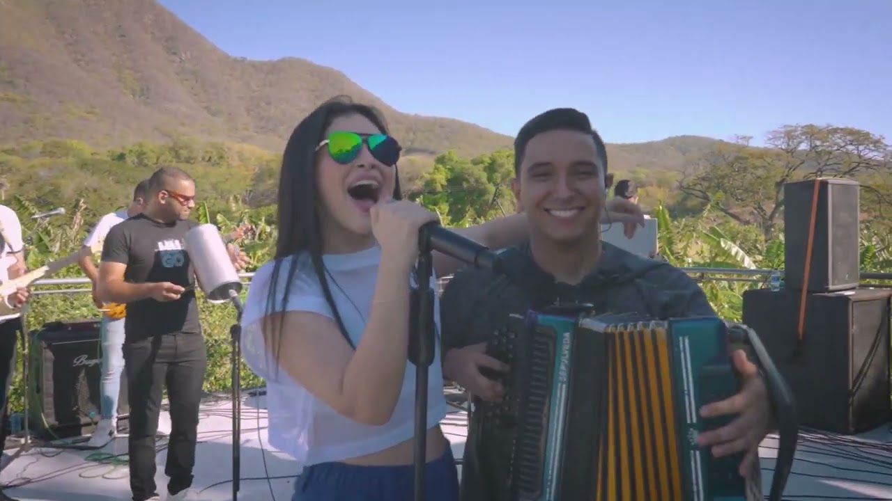 Que No Me Faltes Tú - Laura Hamburger (La China) & Sebastian Sepulveda