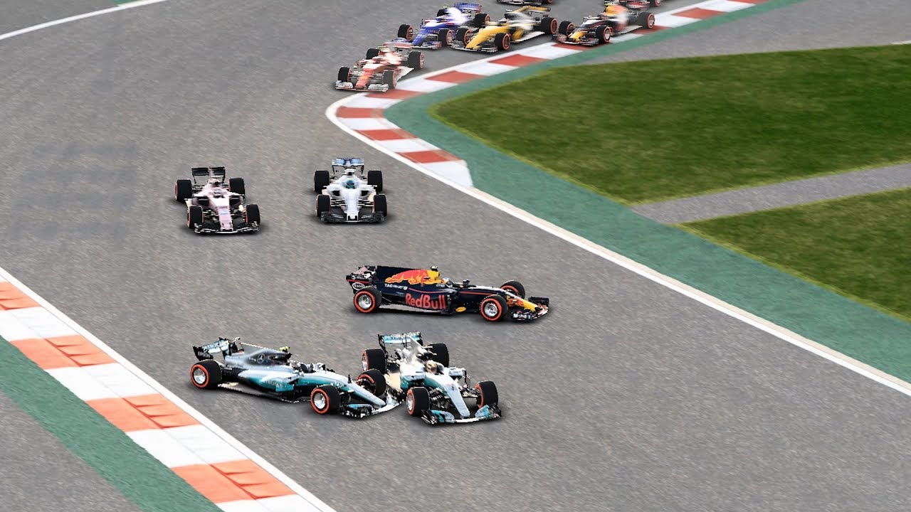 Se lia parda en la primera curva. F1 2017 Bahrein - Mclaren