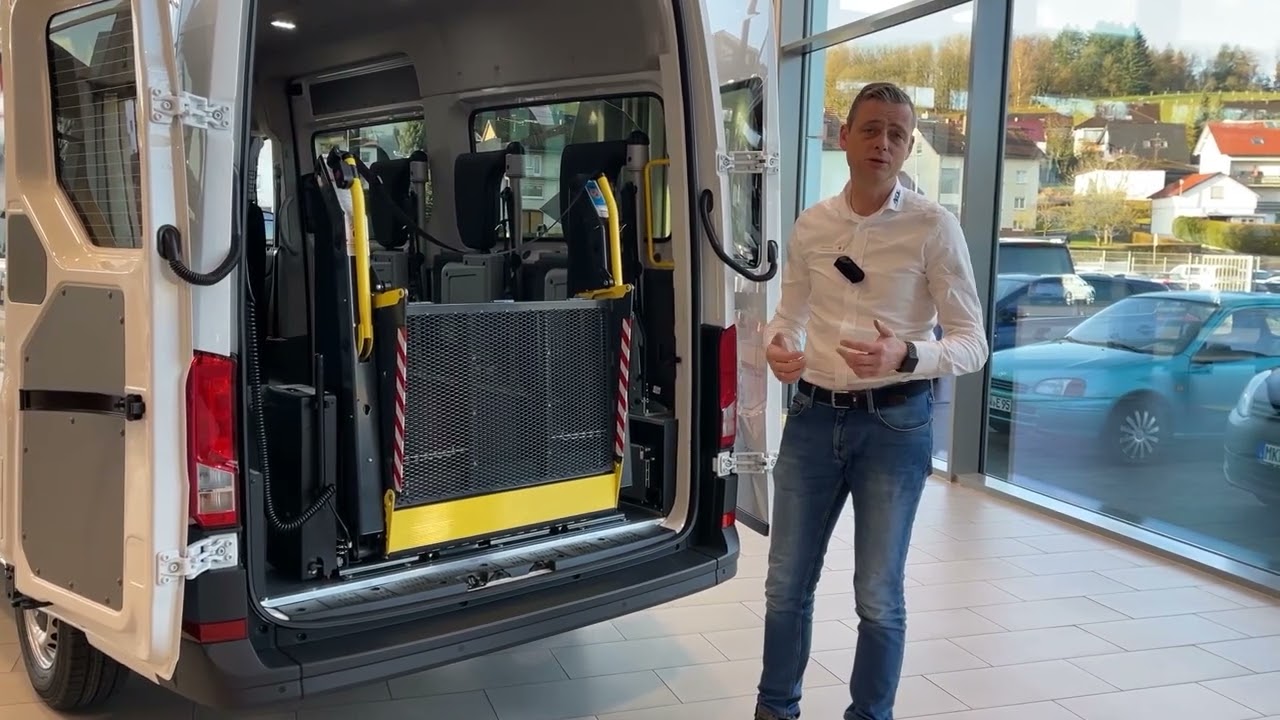 VW Crafter mit Rollstuhlladerampe