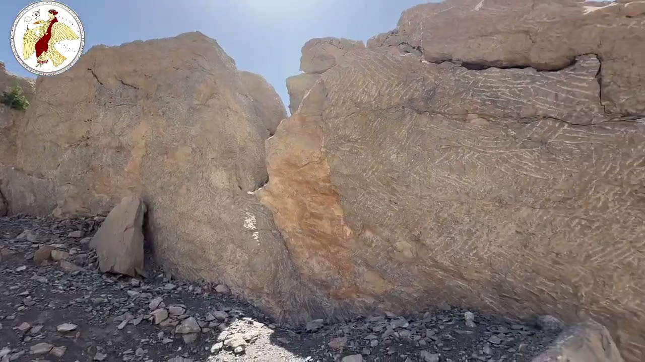 معدن سنگ هخامنشی در روستای مجدآباد در چهار کیلومتری تخت‌جمشید(پارسه)، استان فارس، ایران (بخش نخست).