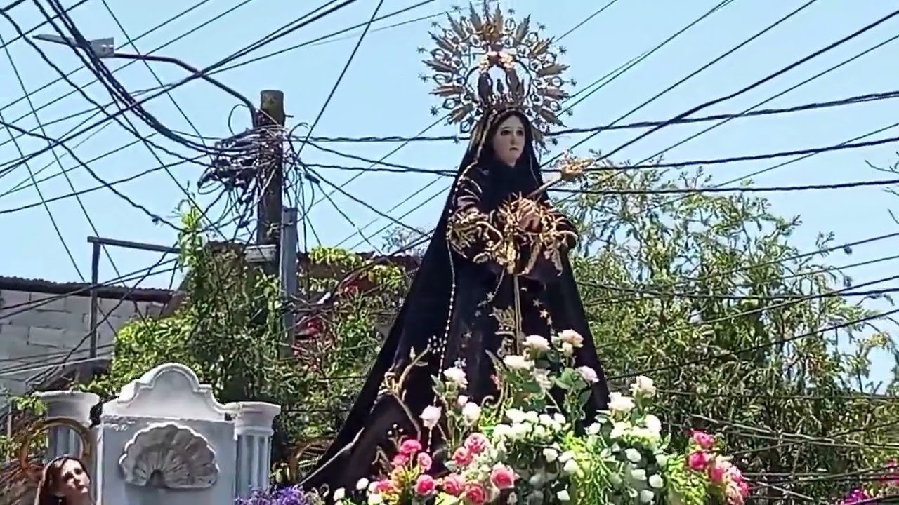Recordando la procesión de la Consagrada Virgen de Soledad de Santa Catarina Pinula. Sábado Santo.