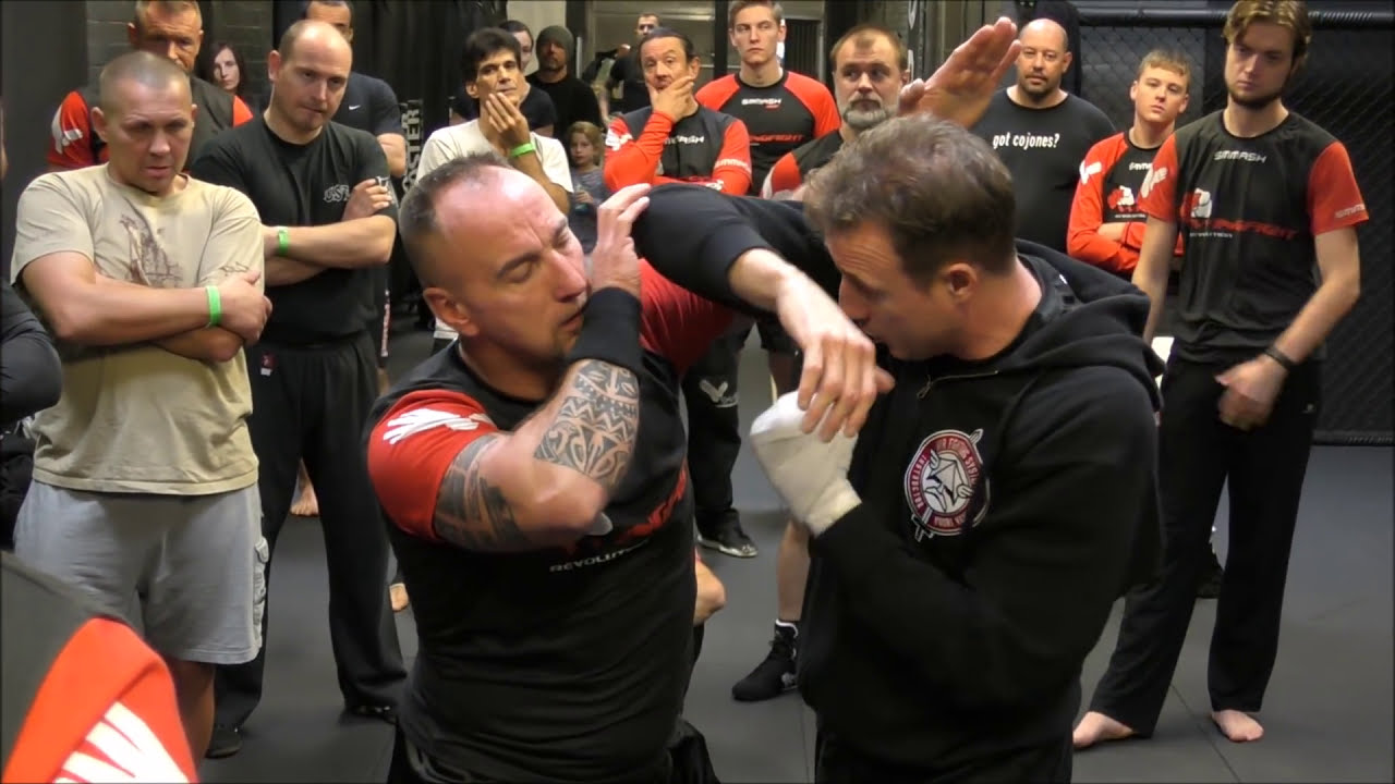 FIGHTCLUB MOMENT MET YOURI WR (WING REVOLUTION)