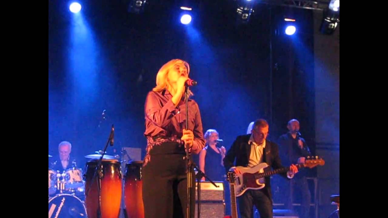 Novi Fosili - Sanjaj Me (Ajdov&scaron;čina 19.11.2010)