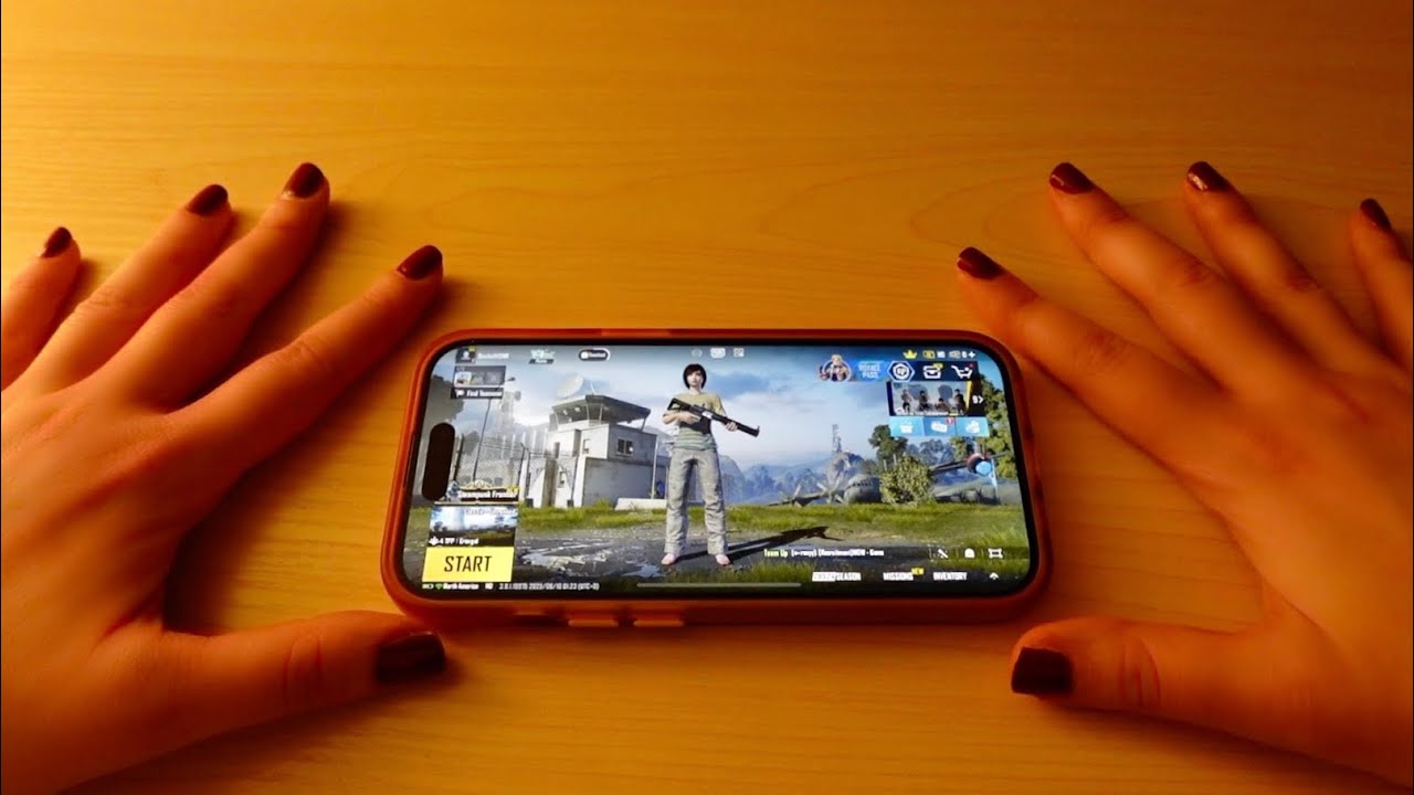 ASMR Playing PUBG Mobile + gum chewing