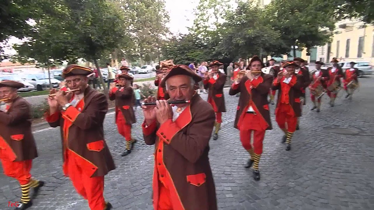 Pifferi e tamburi i Castellani di Montalto Dora