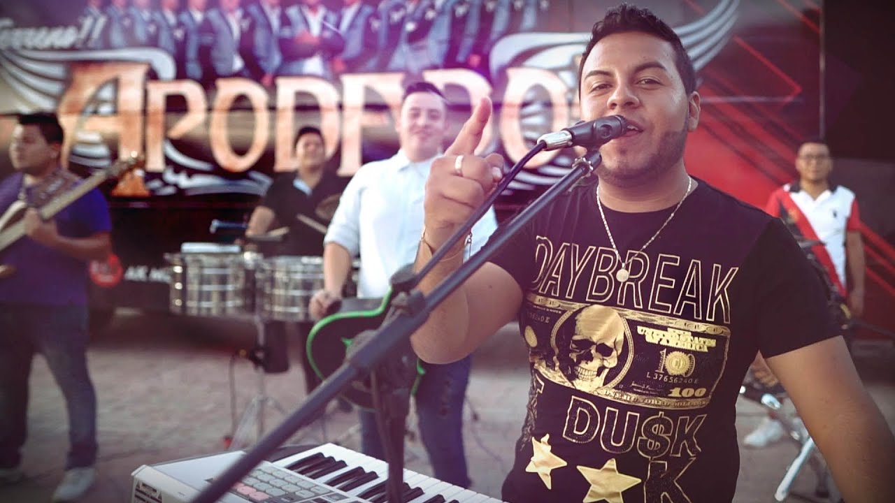 Popurrí Kumbiero · Los Apodados (Video Oficial en Vivo)